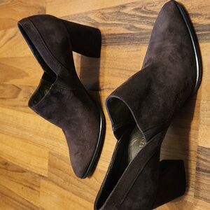 Stuart Weitzman Chocolate Brown Suede Leather Slip On Pump Heels Size 9½
